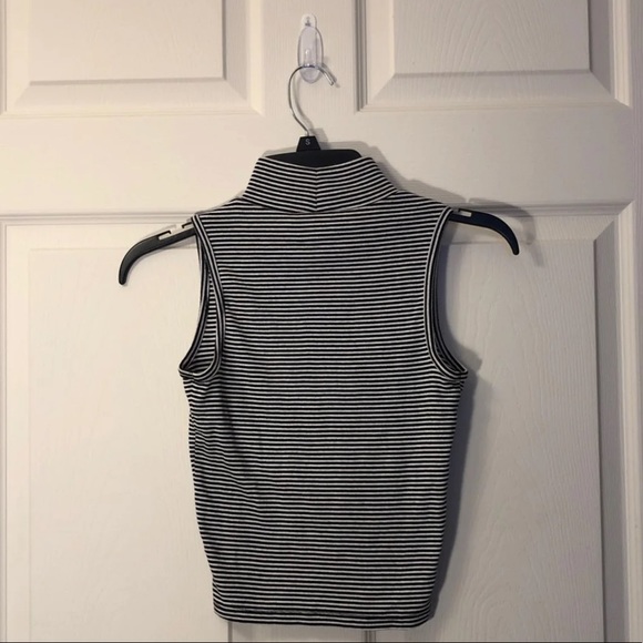 Striped B&W Crop Top - Picture 4 of 4